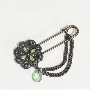 Vintage green rhinestone and gunmetal pin brooch